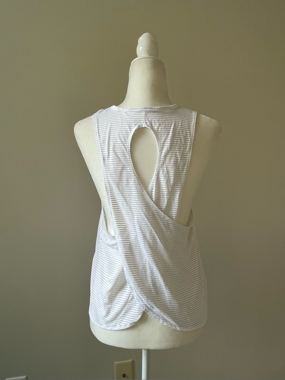 GAP White Open Twist Back Muscle Top